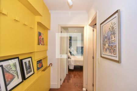 Corredor 1 de casa à venda com 3 quartos, 480m² em Super Quadra Morumbi, São Paulo