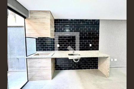 Casa à venda com 3 quartos, 170m² em Vila Carrão, São Paulo