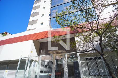 Fachada e Portaria de apartamento para alugar com 2 quartos, 80m² em Rio Branco, Porto Alegre