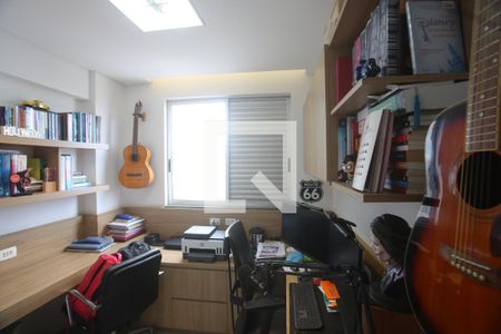 Quarto de apartamento à venda com 4 quartos, 128m² em Alto Caiçaras, Belo Horizonte