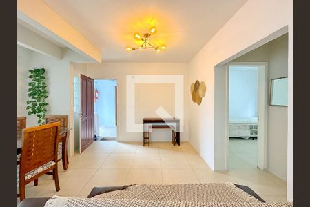 Sala de TV de apartamento para alugar com 2 quartos, 65m² em Ingleses Norte, Florianópolis