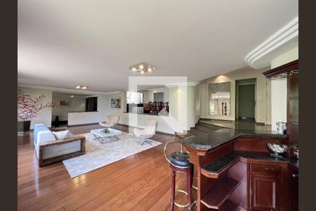 Apartamento para alugar com 4 quartos, 362m² em Vila Suzana, São Paulo