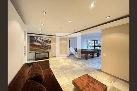 Apartamento à venda com 3 quartos, 156m² em Vila Suzana, São Paulo