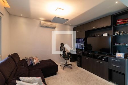 Sala de TV de apartamento à venda com 3 quartos, 206m² em Vila Romana, São Paulo