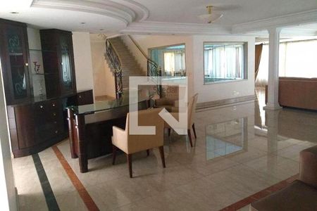 Casa à venda com 5 quartos, 1050m² em Vila Carrão, São Paulo