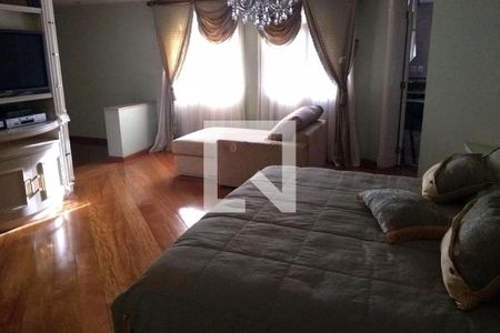 Casa à venda com 5 quartos, 1050m² em Vila Carrão, São Paulo