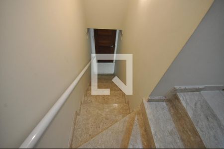 Escada de casa de condomínio à venda com 2 quartos, 90m² em Jardim Brasil (zona Norte), São Paulo