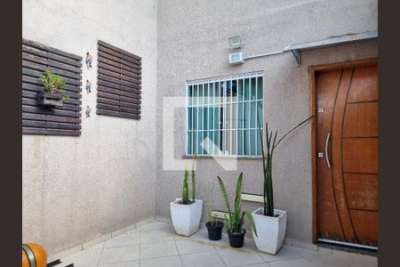 Entrada de casa para alugar com 2 quartos, 75m² em Vila Ivone, São Paulo