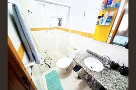 Banheiro da Suíte 1 de casa à venda com 2 quartos, 75m² em Vila Ivone, São Paulo