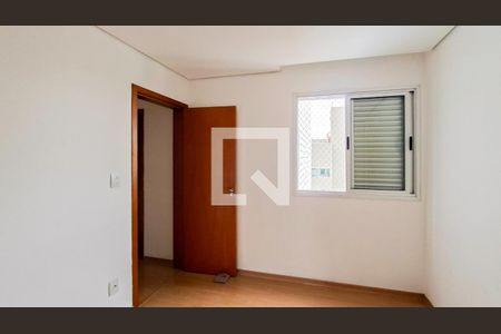 Quarto de apartamento para alugar com 3 quartos, 86m² em Lourdes, Belo Horizonte