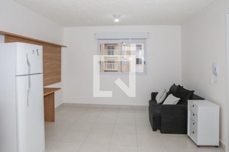 Sala/Cozinha de apartamento para alugar com 1 quarto, 28m² em Parque Industrial Tomas Edson, São Paulo