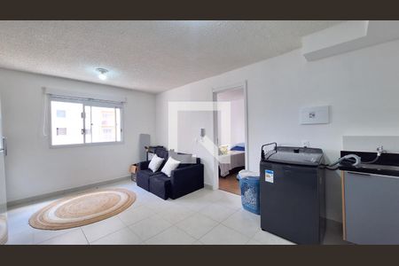 Sala/Cozinha/Área de serviço de apartamento para alugar com 1 quarto, 32m² em Parque Industrial Tomas Edson, São Paulo