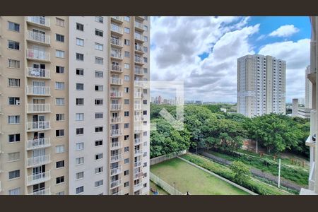 Vista Sala/Cozinha de apartamento para alugar com 1 quarto, 32m² em Parque Industrial Tomas Edson, São Paulo