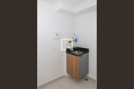 Sala/Cozinha de apartamento para alugar com 1 quarto, 28m² em Parque Industrial Tomas Edson, São Paulo