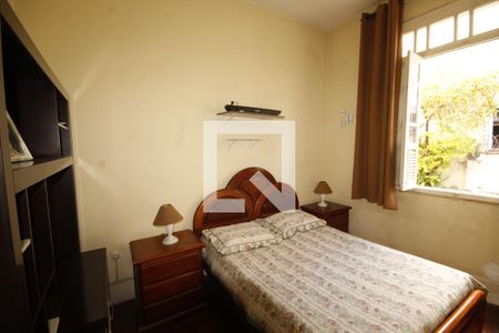 quarto 2 de casa à venda com 5 quartos, 430m² em Carlos Prates, Belo Horizonte