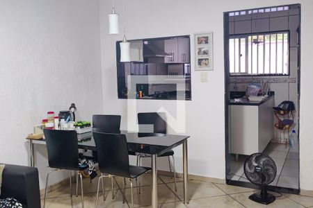 Sala de casa de condomínio à venda com 2 quartos, 65m² em Freguesia (jacarepaguá), Rio de Janeiro