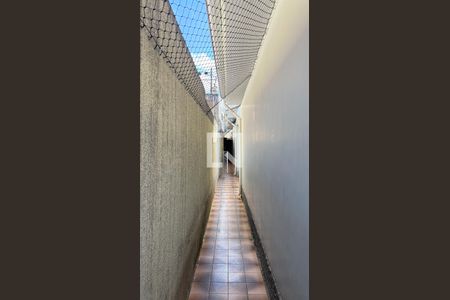Corredor - Quintal de casa à venda com 3 quartos, 200m² em Jardim, Santo André