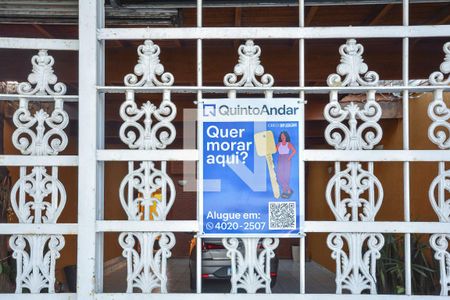 Plaquinha de casa para alugar com 3 quartos, 240m² em Terceira Divisão de Interlagos, São Paulo