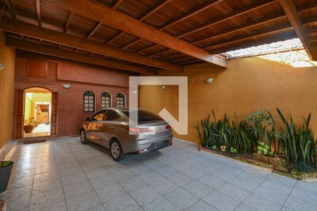 Garagem de casa para alugar com 3 quartos, 240m² em Terceira Divisão de Interlagos, São Paulo