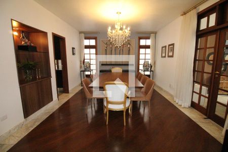 Sala  de casa de condomínio para alugar com 4 quartos, 450m² em Jardim das Colinas, São José dos Campos