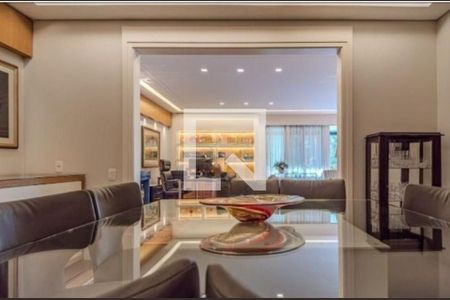 Apartamento para alugar com 4 quartos, 330m² em Santo Amaro, São Paulo