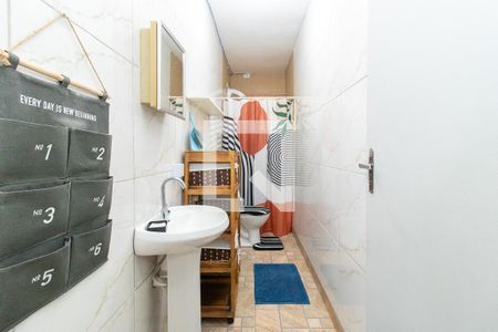 Banheiro Social de apartamento para alugar com 1 quarto, 33m² em Cajuru, Curitiba