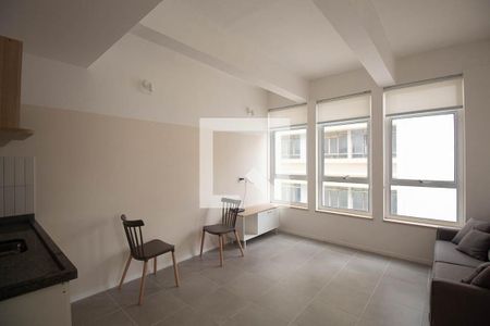 Sala/Cozinha de apartamento para alugar com 2 quartos, 47m² em República, São Paulo