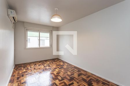 Quarto de apartamento à venda com 1 quarto, 50m² em Passo d’Areia, Porto Alegre