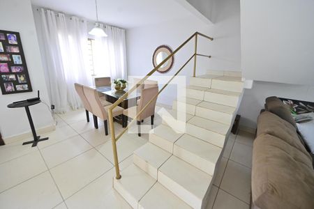 Sala de casa para alugar com 4 quartos, 248m² em Jardim Santo Antônio, Goiânia