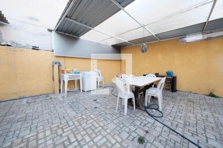 Casa à venda com 300m², 2 quartos e 4 vagasQuintal