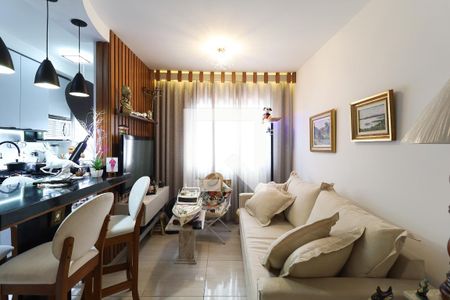 Sala de apartamento para alugar com 2 quartos, 45m² em Vila Irmaos Arnoni, São Paulo