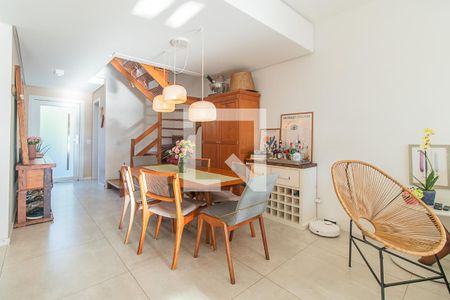 Sala de casa para alugar com 3 quartos, 230m² em Espírito Santo, Porto Alegre