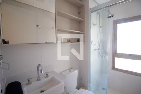 Banheiro de kitnet/studio à venda com 1 quarto, 19m² em Pinheiros, São Paulo