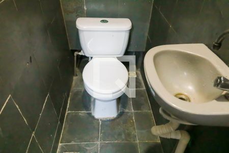 Lavabo de casa de condomínio para alugar com 2 quartos, 70m² em Abolição, Rio de Janeiro
