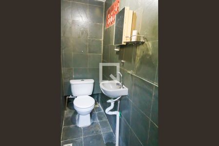 Lavabo de casa de condomínio para alugar com 2 quartos, 70m² em Abolição, Rio de Janeiro