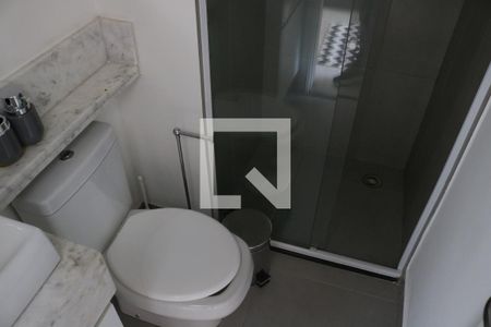 Banheiro de kitnet/studio para alugar com 1 quarto, 25m² em Perdizes, São Paulo
