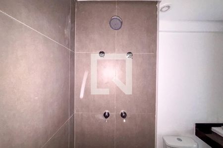 Banheiro de kitnet/studio para alugar com 1 quarto, 33m² em Cerqueira César, São Paulo