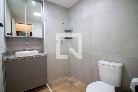 Banheiro Social de kitnet/studio para alugar com 1 quarto, 24m² em Vila Cordeiro, São Paulo