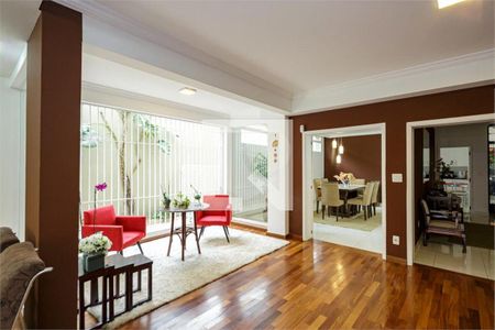 Casa à venda com 5 quartos, 510m² em Parque Colonial, São Paulo