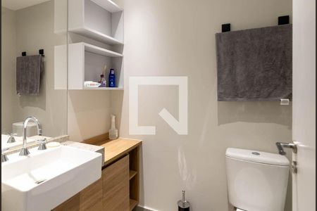 Banheiro de kitnet/studio para alugar com 1 quarto, 28m² em Consolação, São Paulo