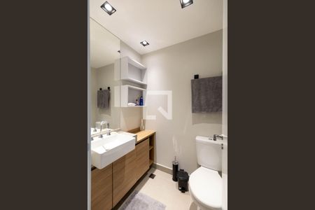 Banheiro de kitnet/studio para alugar com 1 quarto, 28m² em Consolação, São Paulo