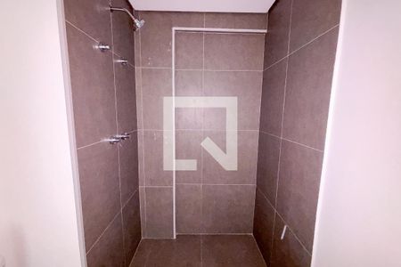 Banheiro de kitnet/studio para alugar com 1 quarto, 23m² em Cerqueira César, São Paulo