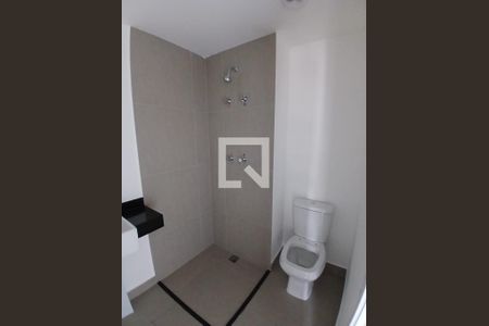 Banheiro de kitnet/studio para alugar com 1 quarto, 22m² em Santo Amaro, São Paulo