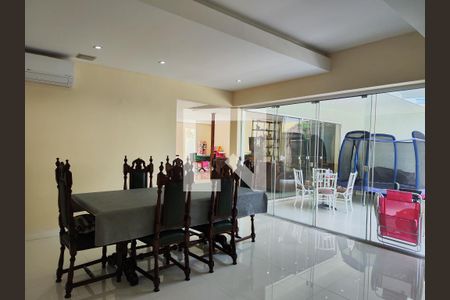 Sala de casa de condomínio à venda com 4 quartos, 645m² em Barra da Tijuca, Rio de Janeiro