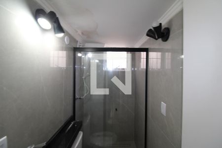 Banheiro de apartamento à venda com 2 quartos, 45m² em Vila Francos, São Paulo
