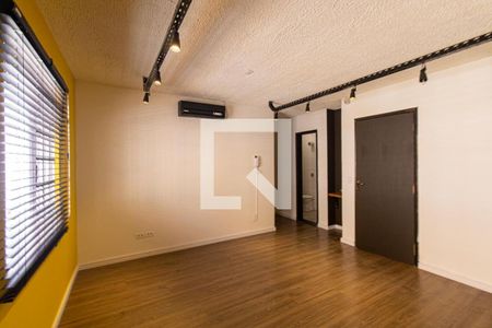 Sala/Cozinha de apartamento para alugar com 1 quarto, 62m² em Bacacheri, Curitiba