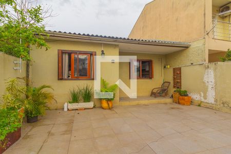 Fachada de casa à venda com 2 quartos, 80m² em Mato Grande, Canoas