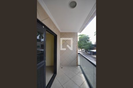 Sacada de casa para alugar com 2 quartos, 225m² em Centro, Nilópolis