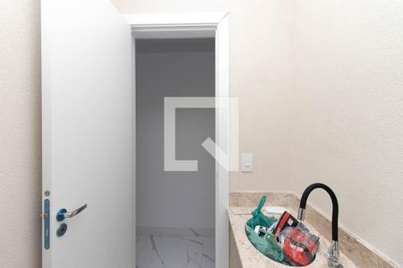 Lavabo de casa para alugar com 3 quartos, 360m² em Vila Isolina Mazzei, São Paulo