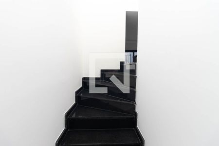 Escada de casa à venda com 3 quartos, 359m² em Vila Isolina Mazzei, São Paulo